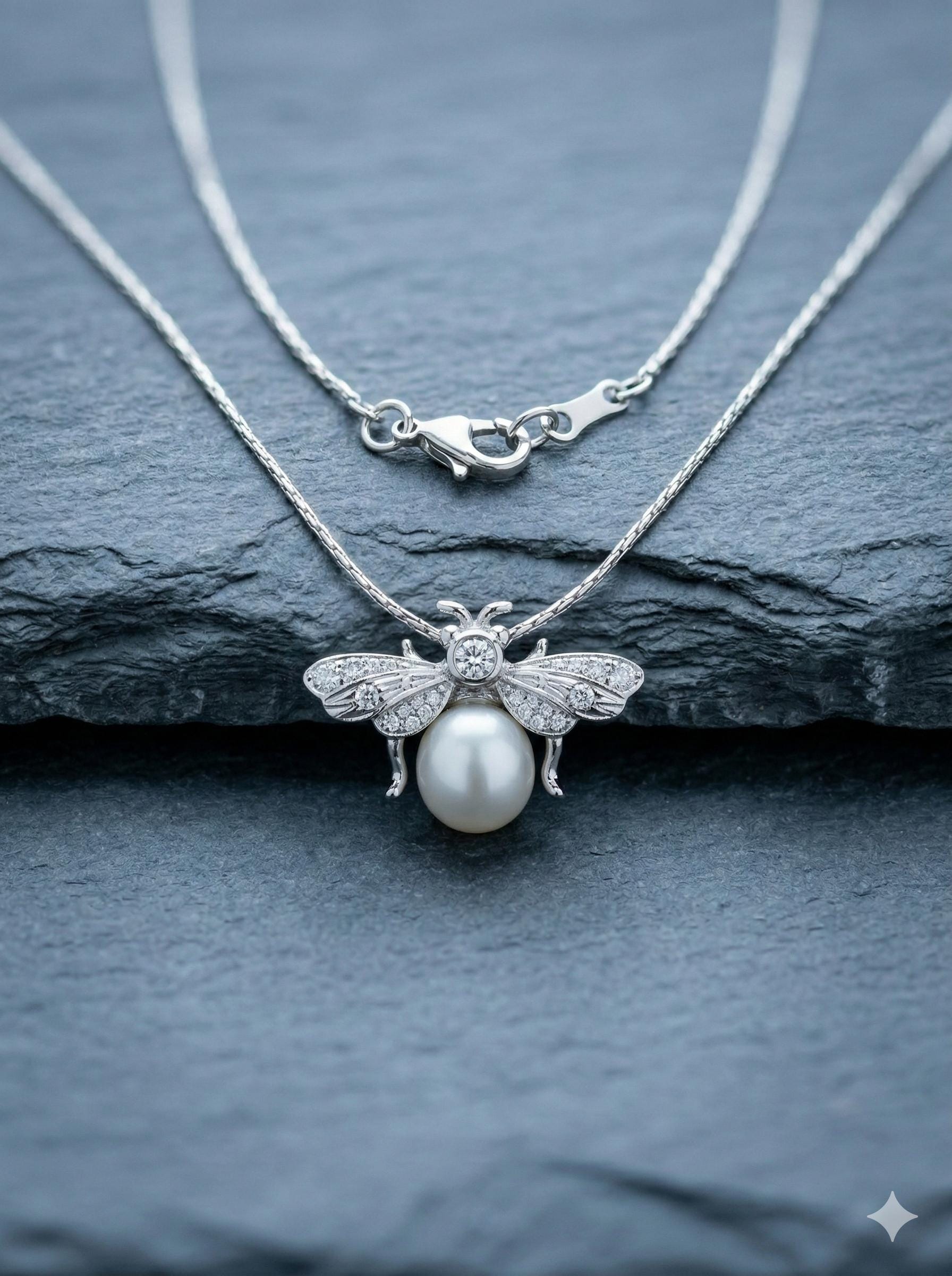Bee Pearl Pendant Brooch – South Sea or Tahitian, ~9mm