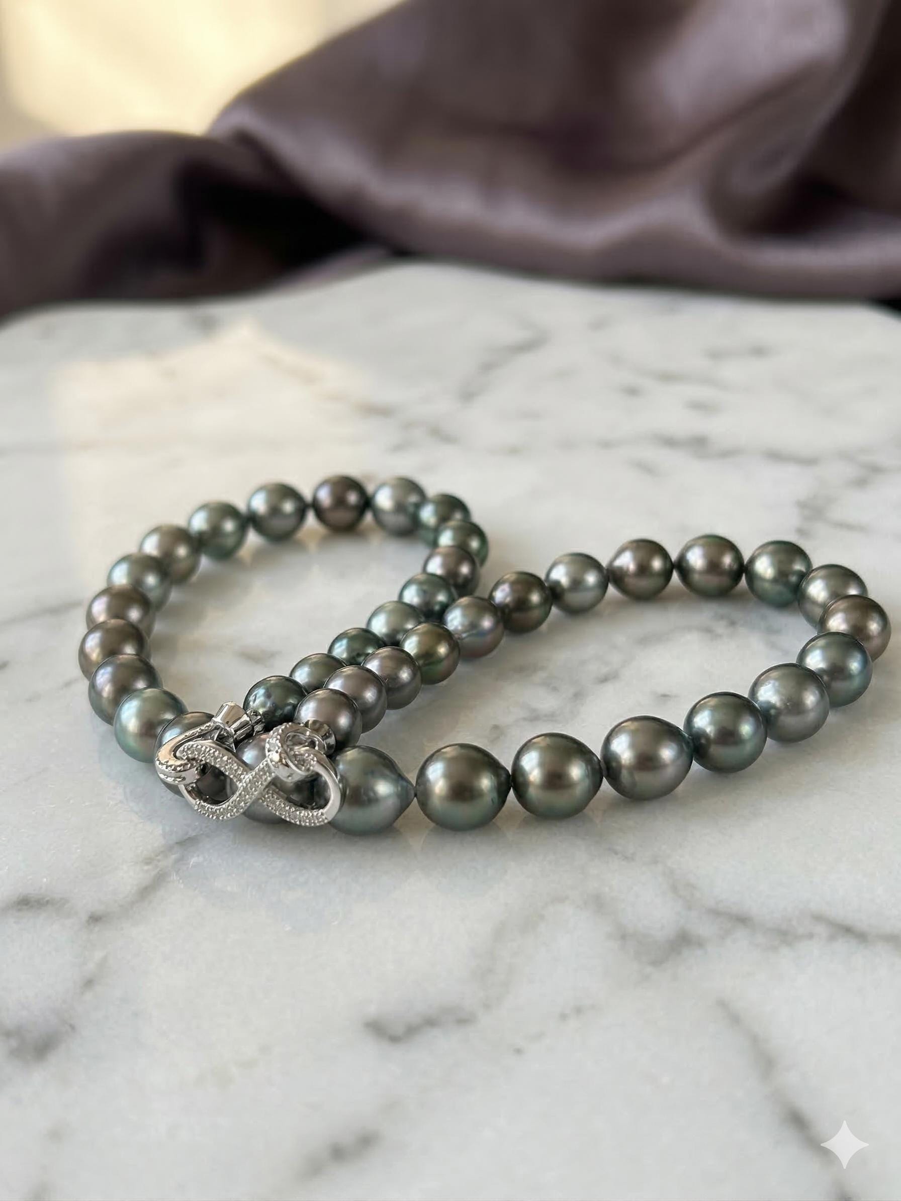 Tahitian Peacock Pearl Necklace – Rare Pistachio Green, 8–11mm