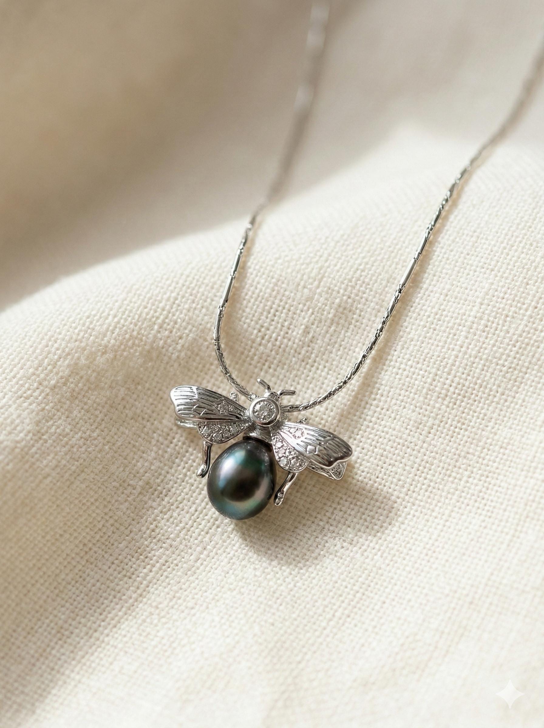 Bee Pearl Pendant Brooch – South Sea or Tahitian, ~9mm