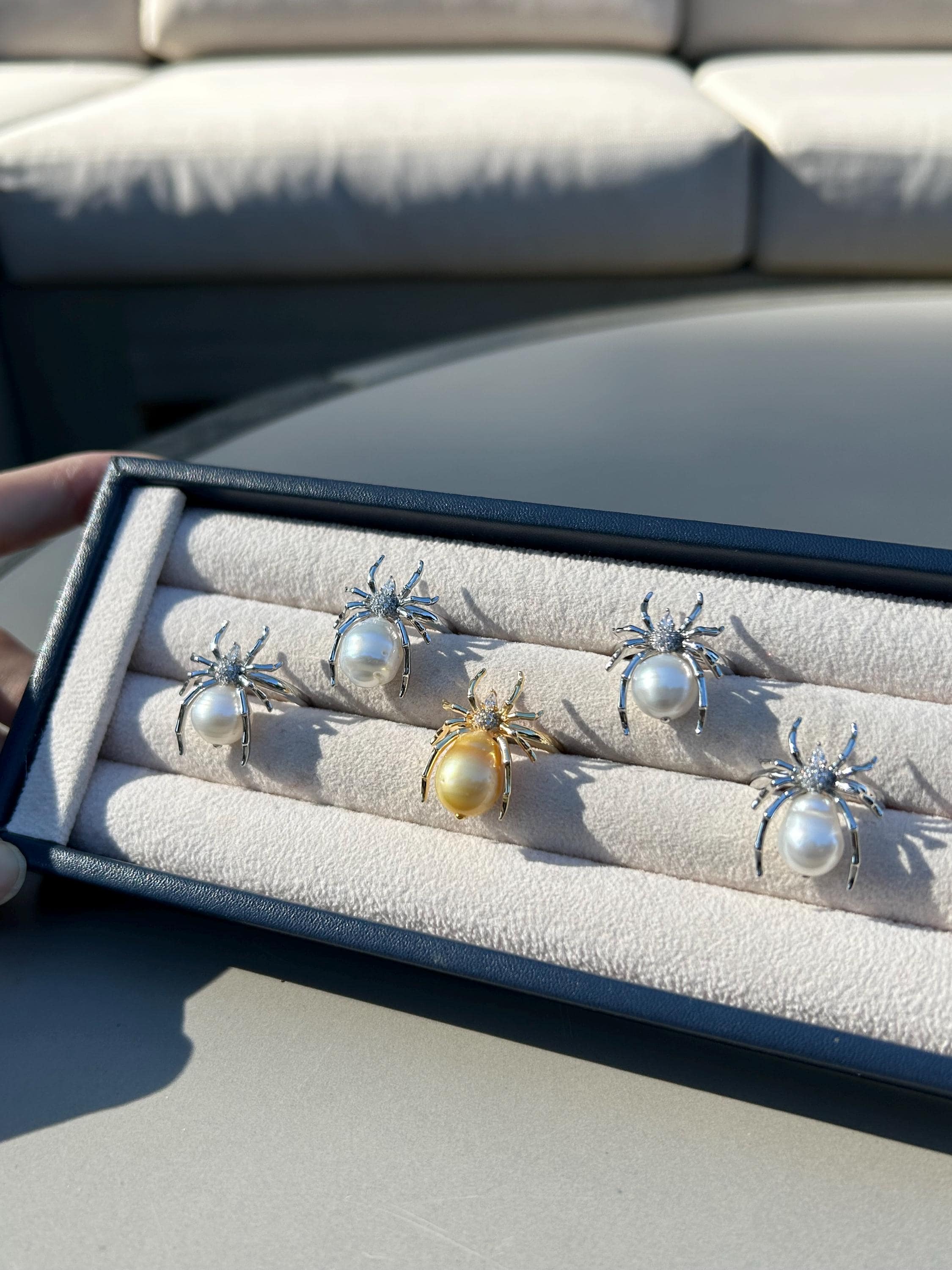 South Sea Pearl Spider Ring – Golden or White, 10–12mm