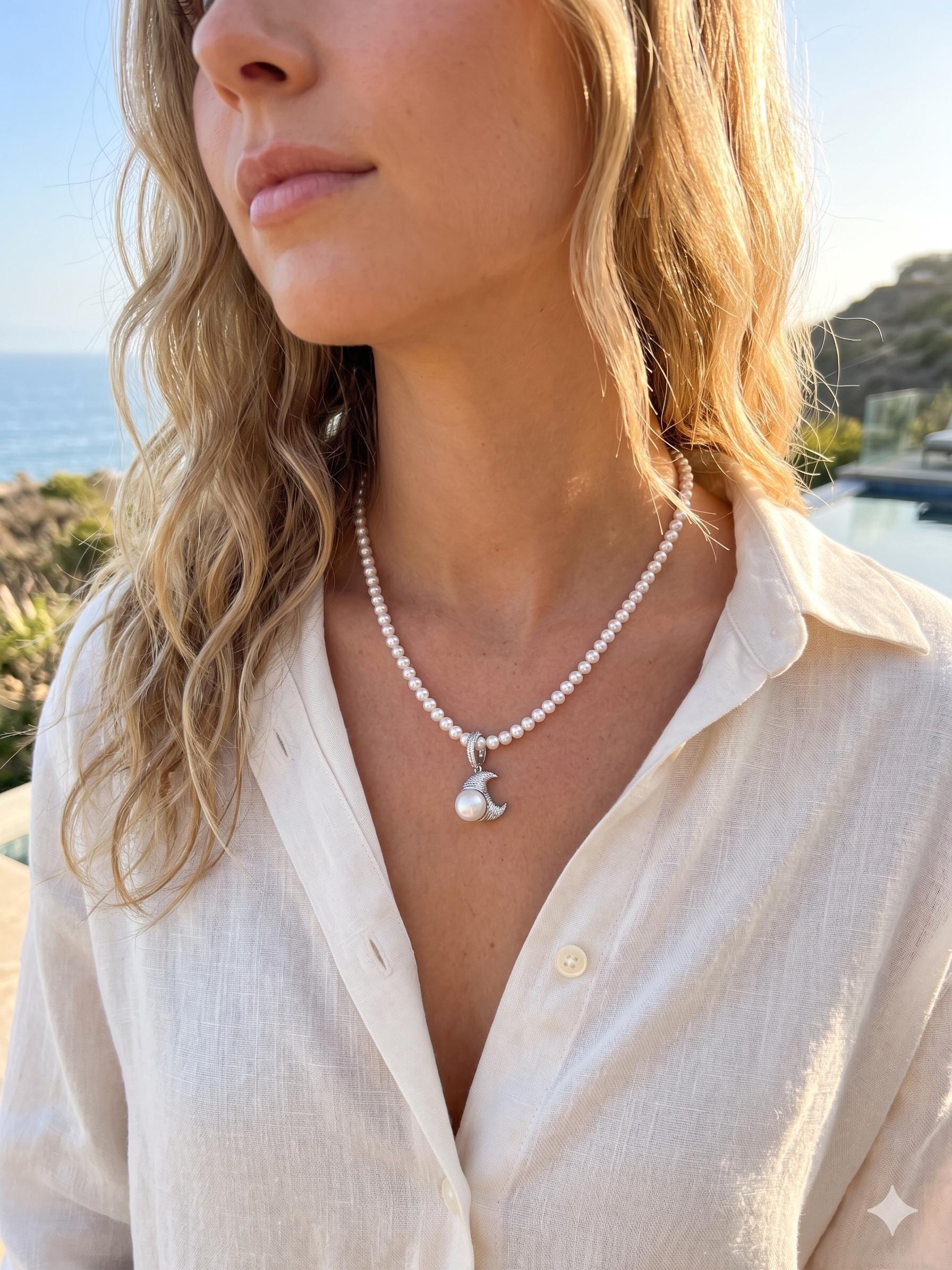 South Sea Pearl Croissant Pendant Necklace – 10–11mm