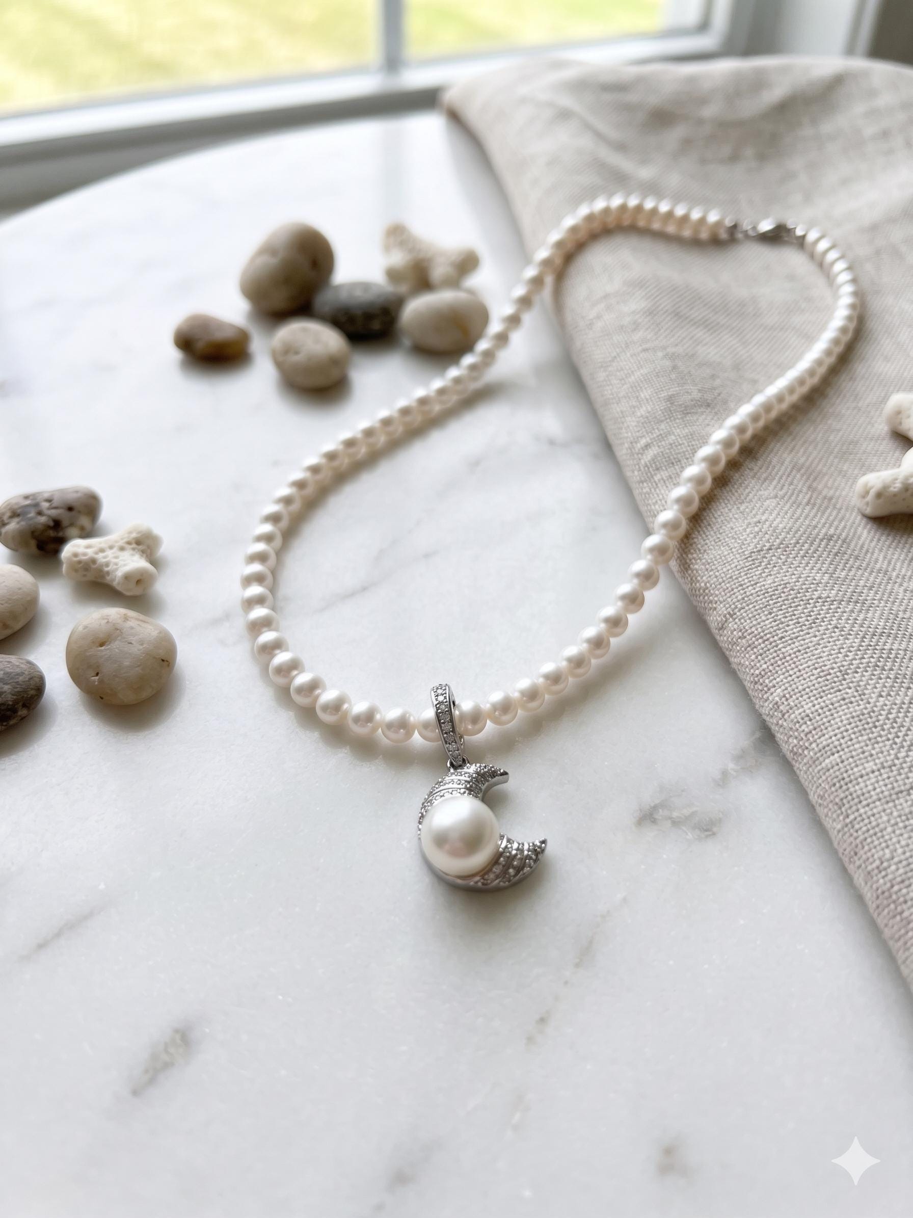 South Sea Pearl Croissant Pendant Necklace – 10–11mm