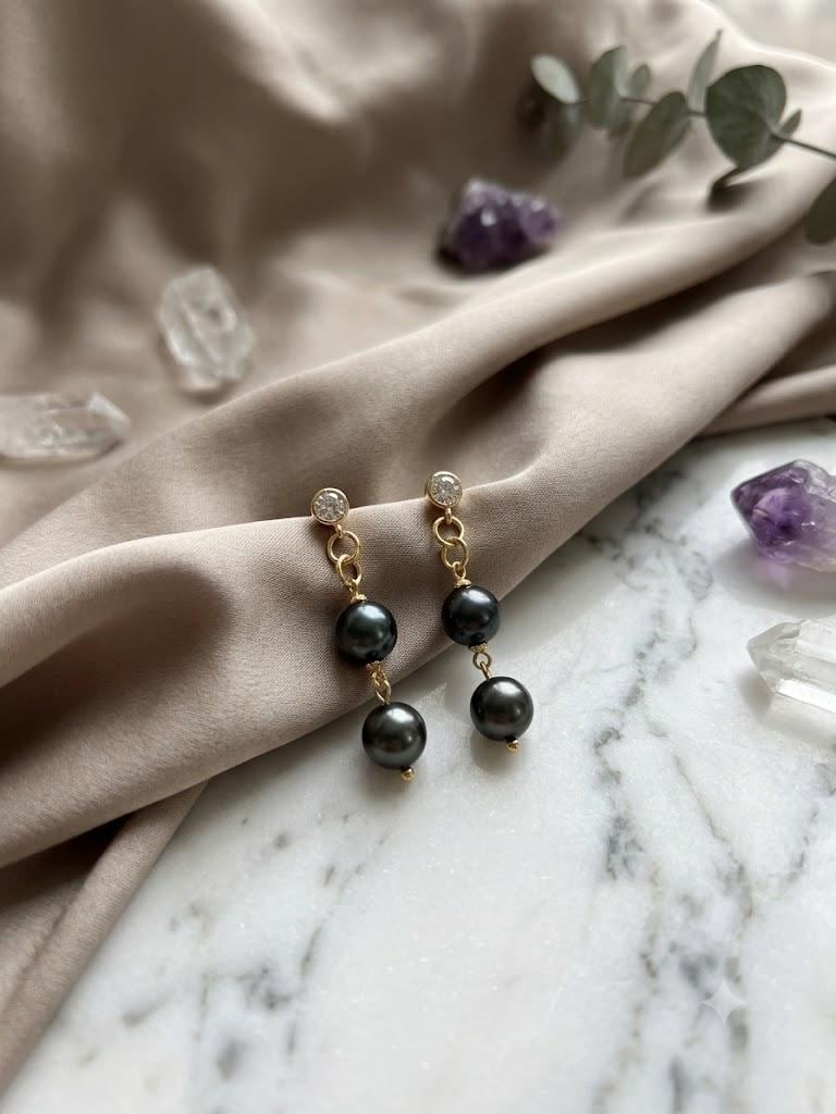 Tahitian Peacock Pearl Drop Earrings – 8–9mm Dangle