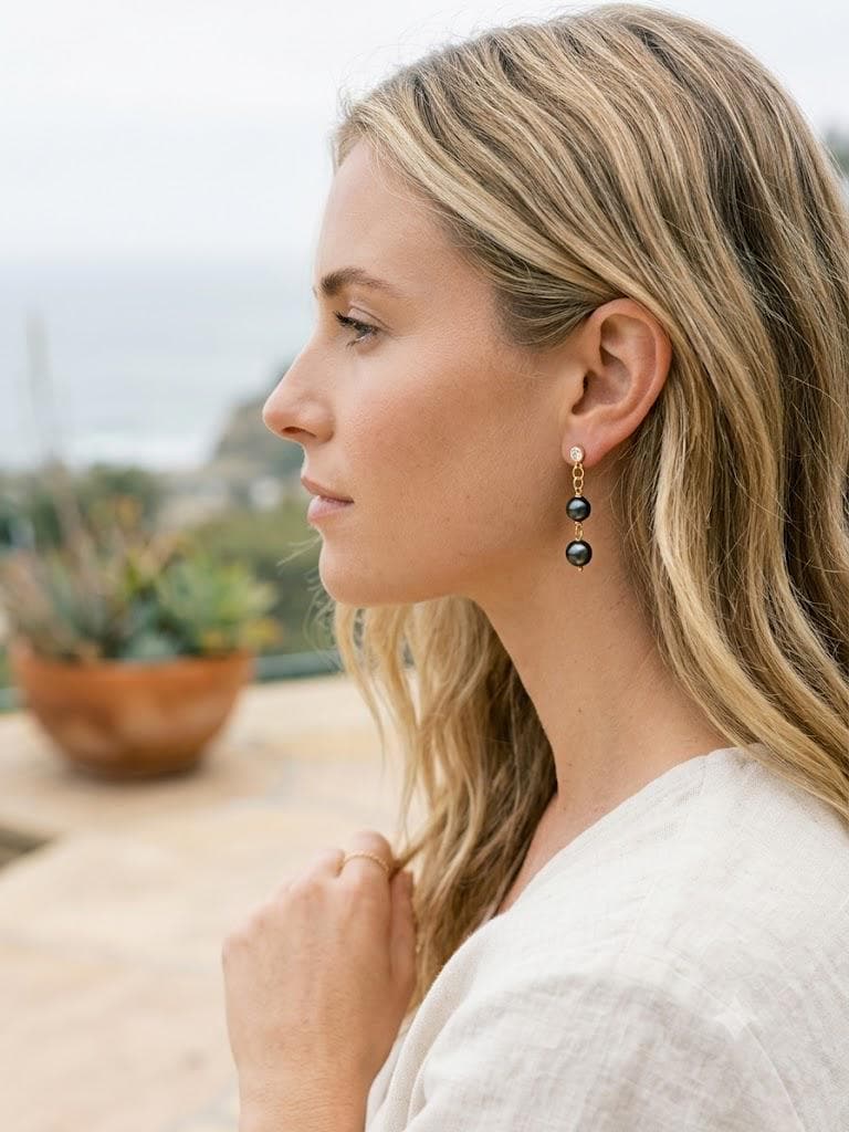 Tahitian Peacock Pearl Drop Earrings – 8–9mm Dangle