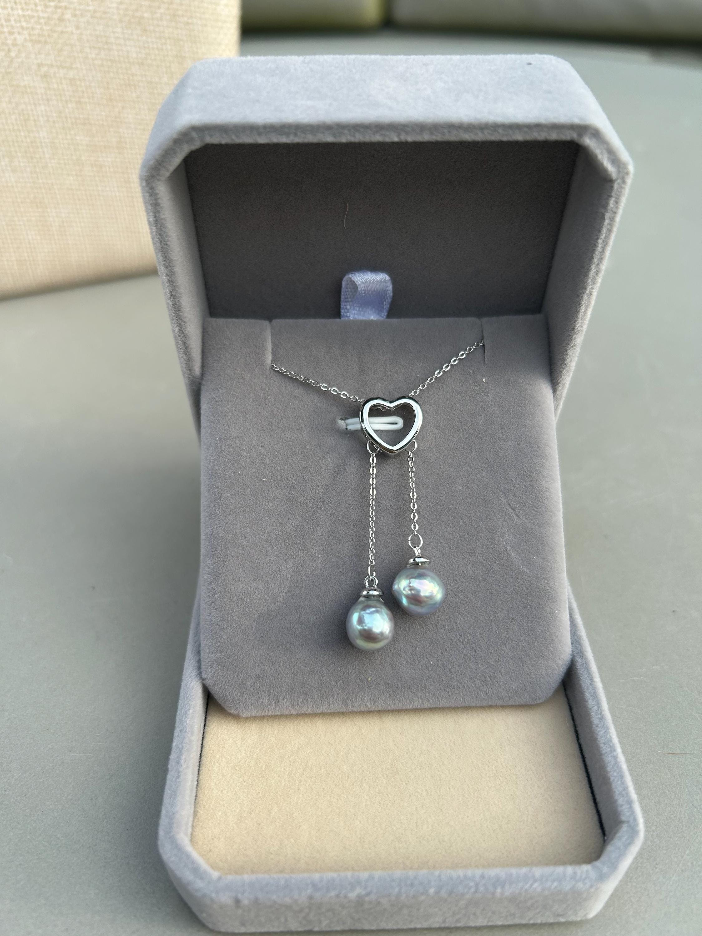 Blue Akoya Pearl Heart Lariat Necklace – 8–9mm Silvery-Blue Drops