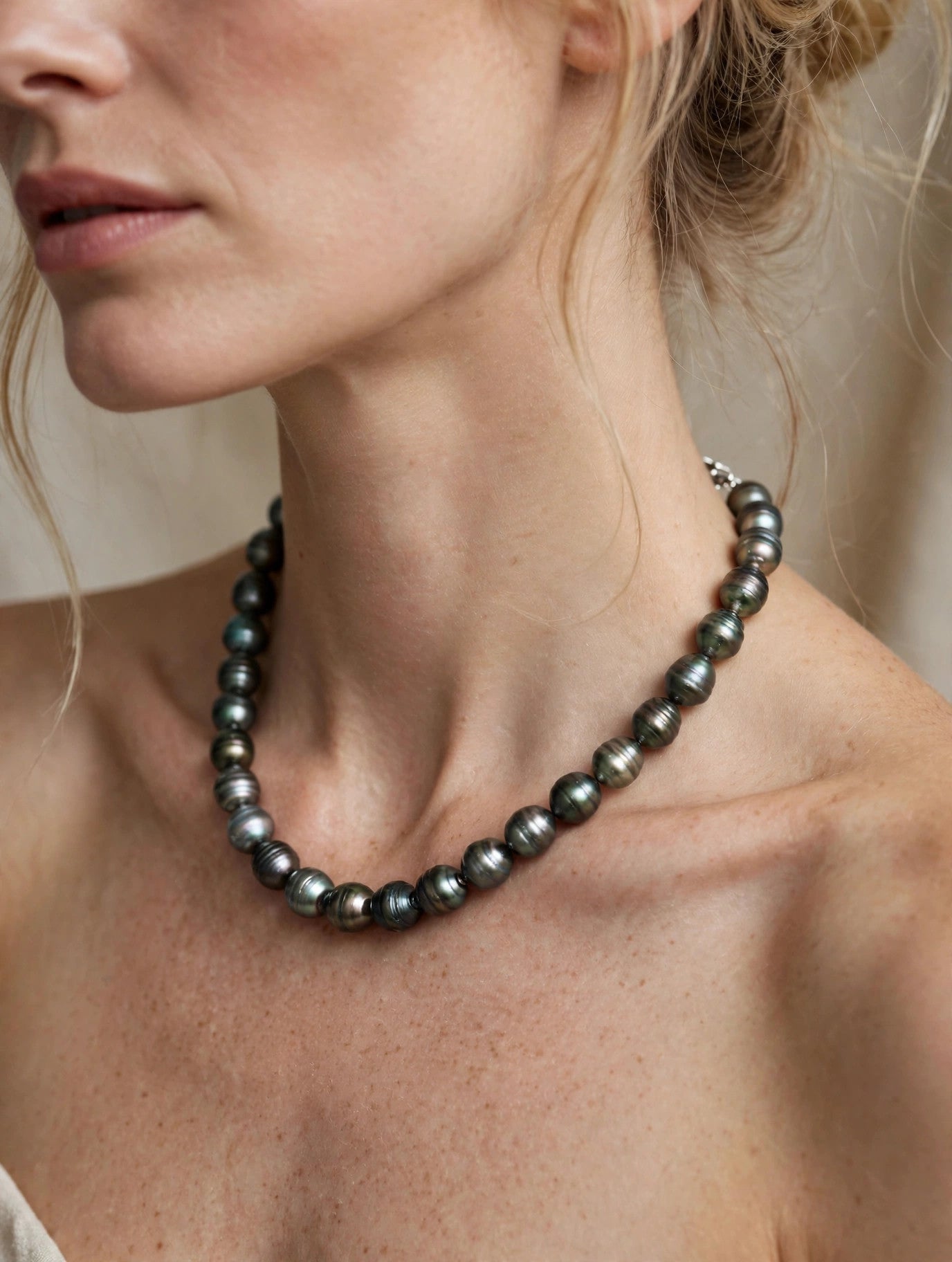 Finely Circled Tahitian Pearl Necklace — 8–11mm Graduated Peacock