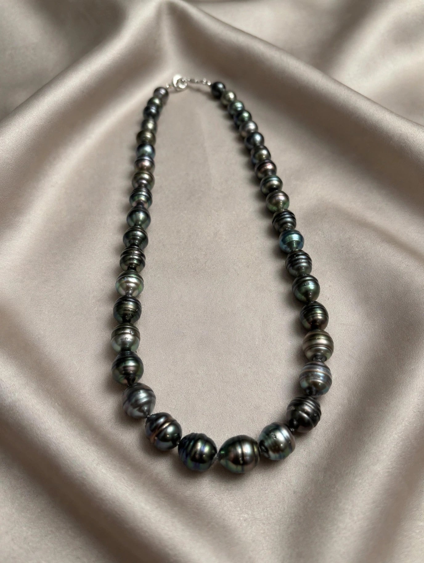 Finely Circled Tahitian Pearl Necklace — 8–11mm Graduated Peacock