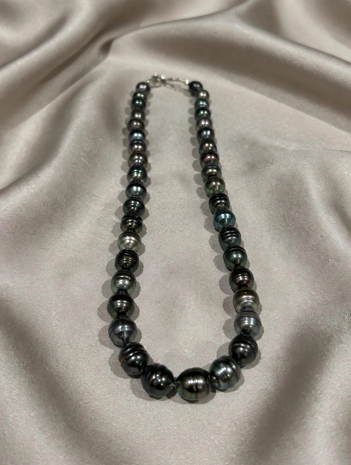 Finely Circled Tahitian Pearl Necklace — 8–11mm Graduated Peacock